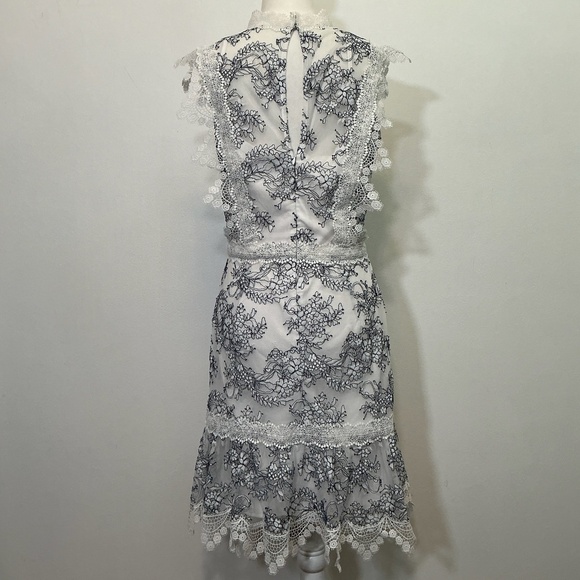 Adelyn Rae White & Navy Embroidered Lace Fit & Flare Dress Size M - Picture 6 of 9